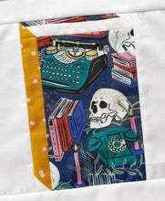 Load image into Gallery viewer, Currently Reading quilt block - From the Book Block collection